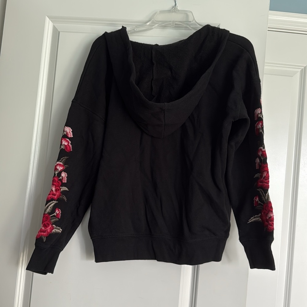 American Eagle Outfitters Black V-Neck Hoodie with Pink Floral Embroidery - Picture 8 of 8